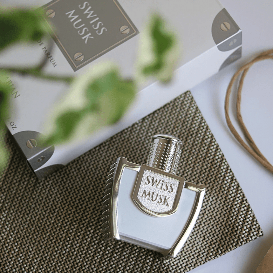 Swiss Arabian Swiss Musk EDP 45ml bottle, elegant fragrance bottle with a sleek design, showcasing the Eau De Parfum product.