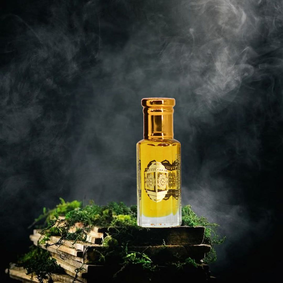 Intense Oud Poison Girl perfume oil for women in a 12ml bottle with black gift box, featuring a luxurious loose oil texture.