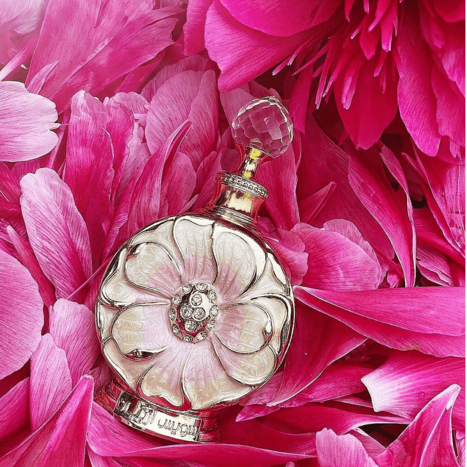 Swiss Arabian Amaali women perfume oil in a 15ML bottle, concentrated perfume oil with elegant packaging.