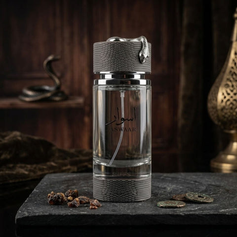 AUCTION Riiffs Aswaar Extrait de Parfum Spray 100ml (3.4 oz) by Riiffs (Velvet Pouch)