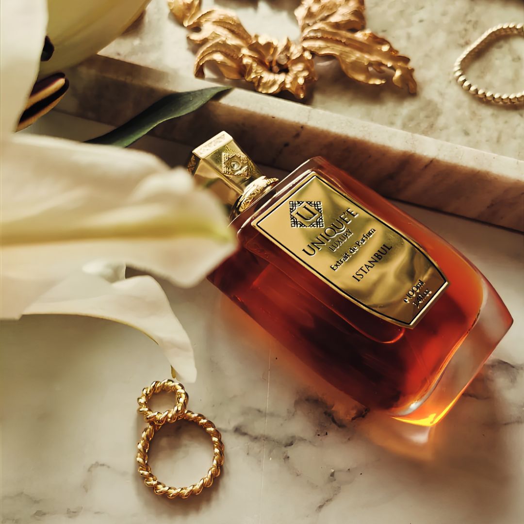Istanbul Extrait de Parfum by Unique'e Luxury, 100ml EDP bottle with elegant design and floral fragrance.
