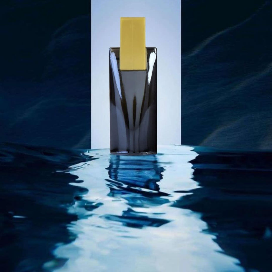 Bora Bora for Men Eau De Toilette miniature by Liz Claiborne, 5.3ml bottle, showcasing the luxurious fragrance.