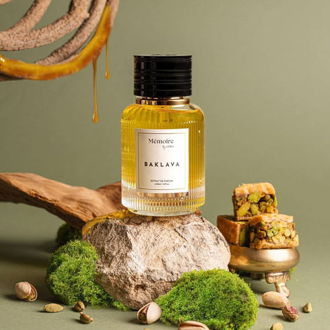 AUCTION Baklava Extrait de Parfum Spray 100ml (3.3 Oz) - Memoire Collection by Azha (Velvet Pouch)