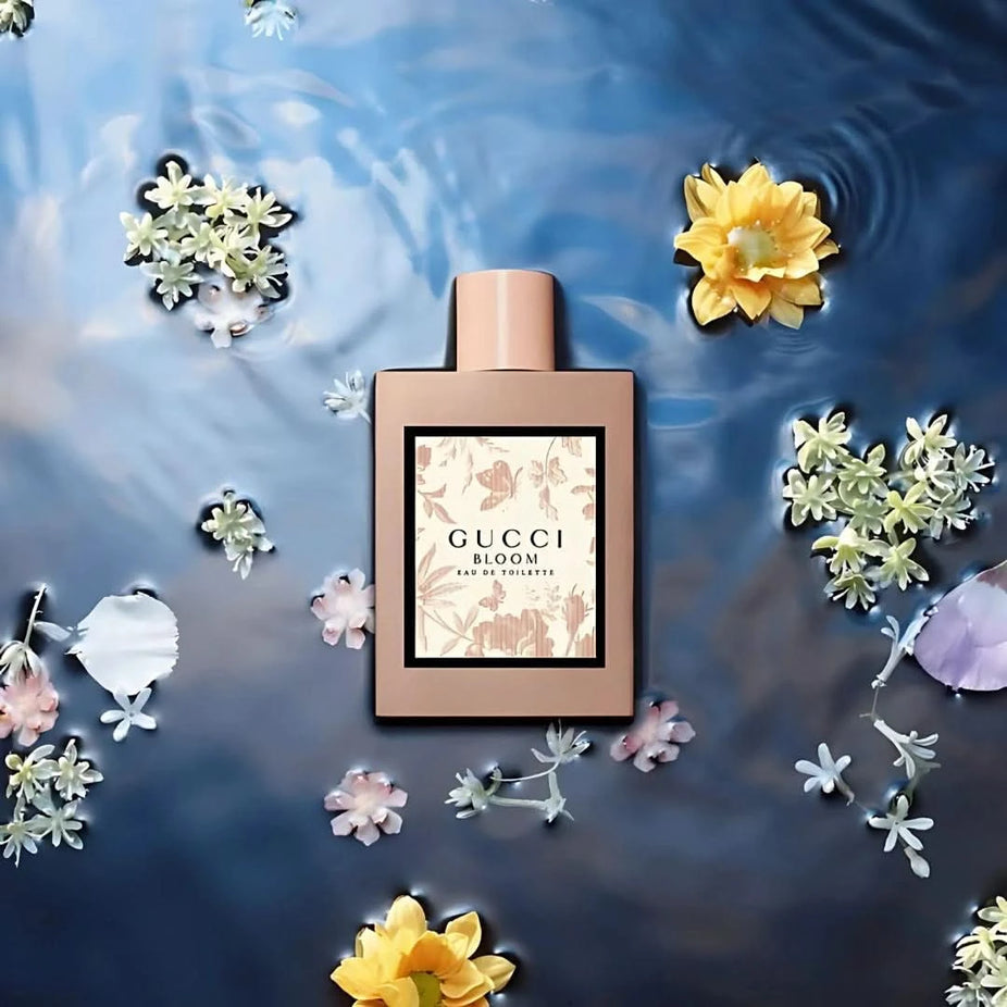 Gucci Bloom Eau de Toilette spray 100ml with elegant floral packaging and clear glass bottle for women