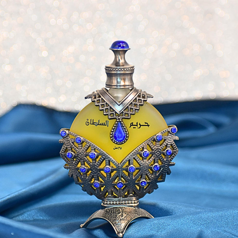 Khadlaj Hareem Al Sultan Blue Antique Oil and Gold Oil concentrated perfume oils in 35ML bottles, displayed in a value pack.