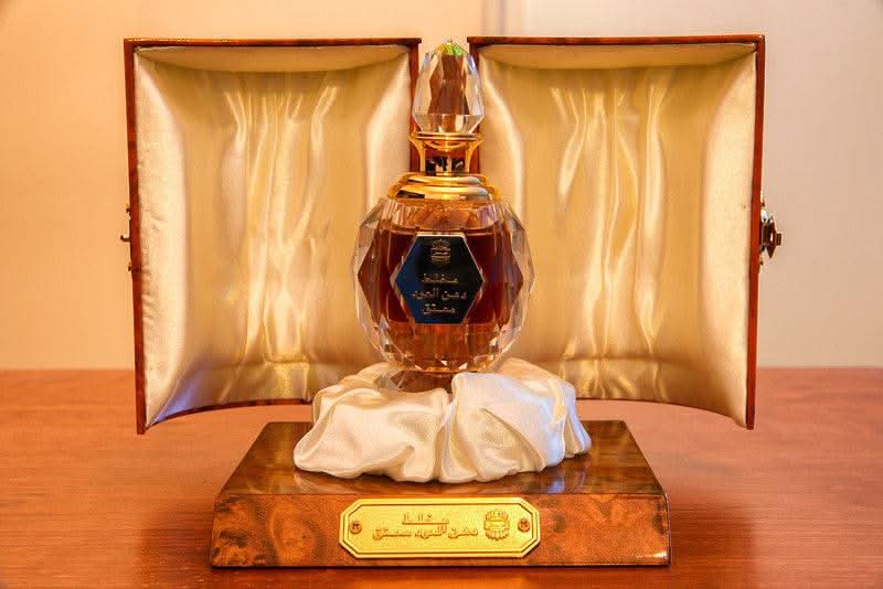 Ajmal Mukhallat Dahn Al Oudh Moattaq CPO 18 ml – bottle with box branding