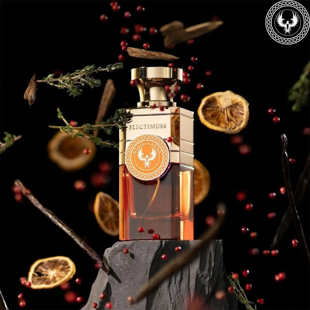 Electimuss London Spice D'Arno Eau de Parfum spray 100ml, elegant glass bottle with gold accents and intricate design.