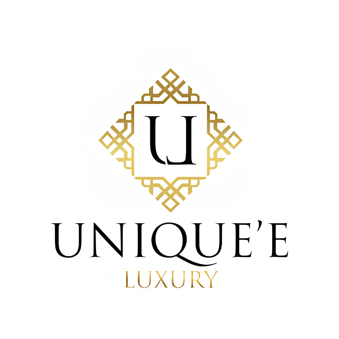 Unique'e Luxury Beril Extrait de Parfum spray 100ml, elegant perfume bottle with a sleek design and luxurious label.